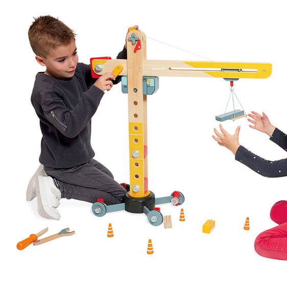 Janod Drewniany Dźwig Budowlany z Narzędziami 3+