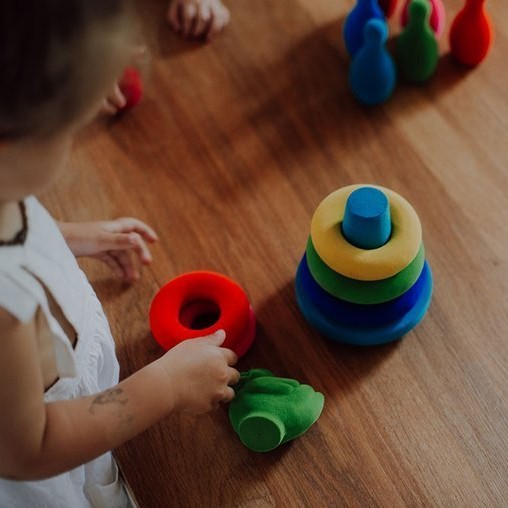 Rubbabu Piramida Sensoryczna z Piłką 1+