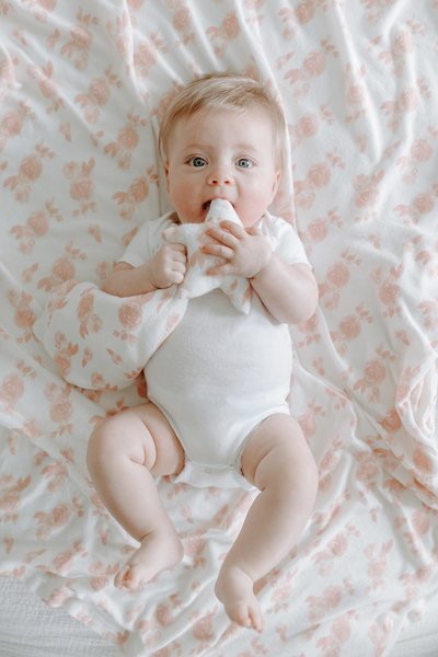 Aden & Anais Kocyk i Czapeczka Snuggle Knit Rosettes 0+