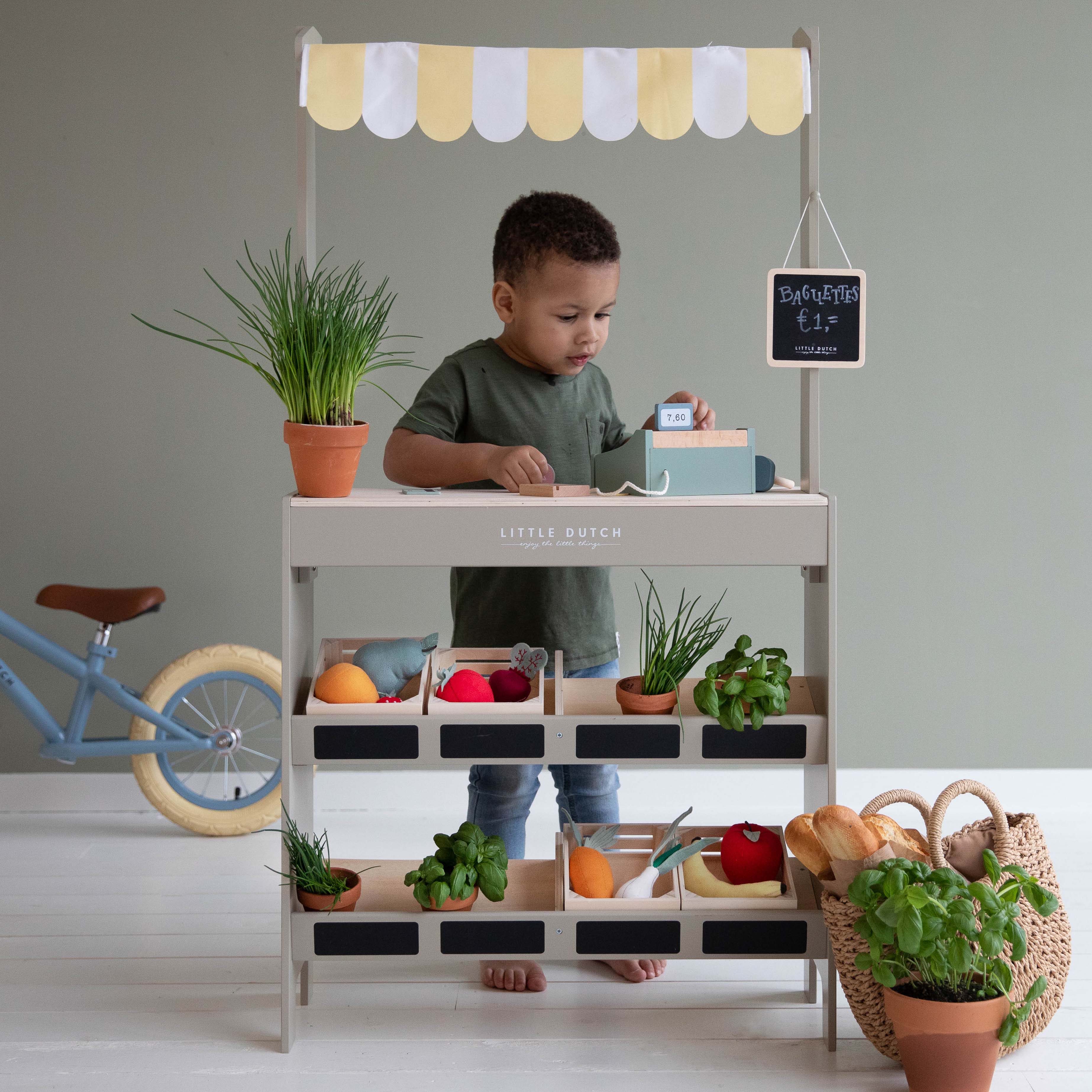 Little Dutch,  Drewniany Stragan