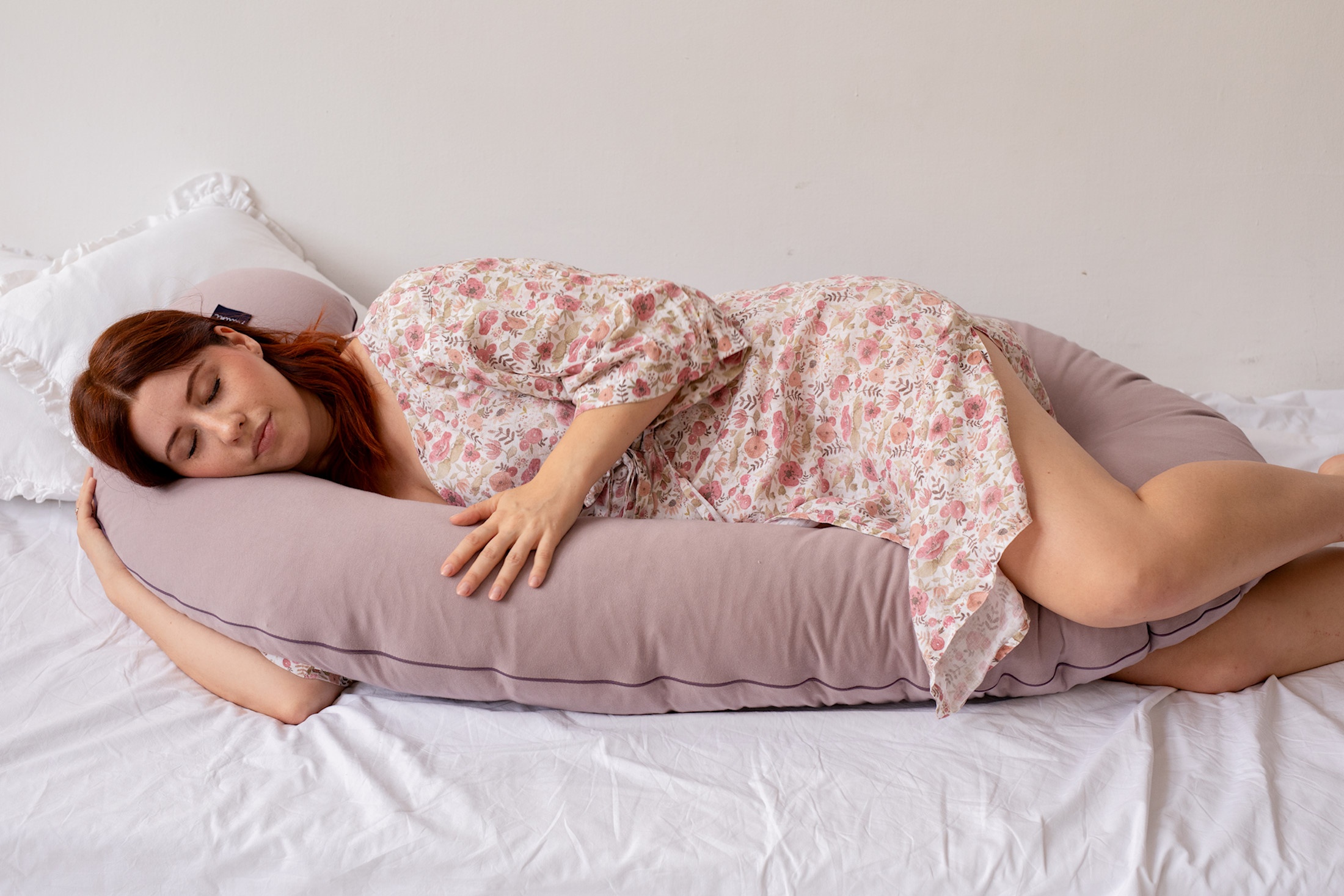 PUUKI Poduszka ciążowa „Dziewiątka” bawełna organiczna 120×60 cm z "Balonikiem od Mamy" Lawenda