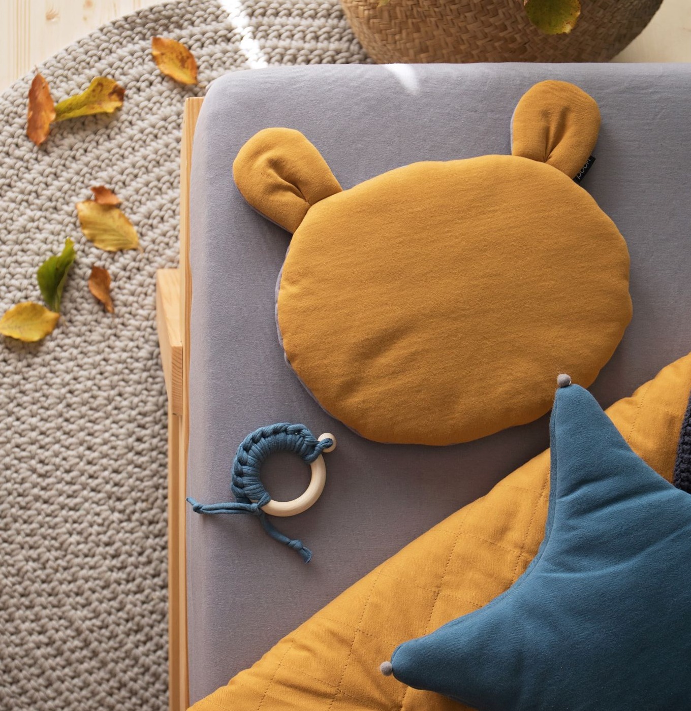 Poofi Poduszka Miś Popiel - Musztarda 0+