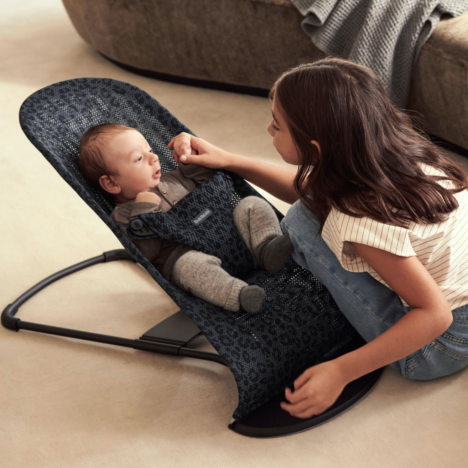 BabyBjorn, leżaczek BLISS MESH - Antracytowy Leopard