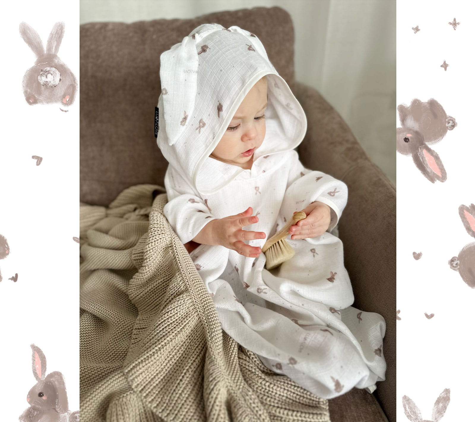 Lullalove Miękka szczotka z włosia koziego z myjką - beżowe króliczki