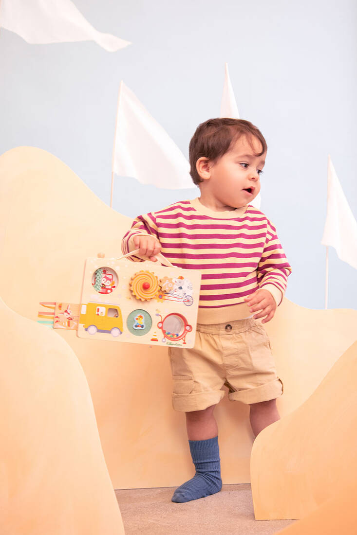 Lilliputiens, Drewniana tablica manipulacyjna walizka Pojazdy