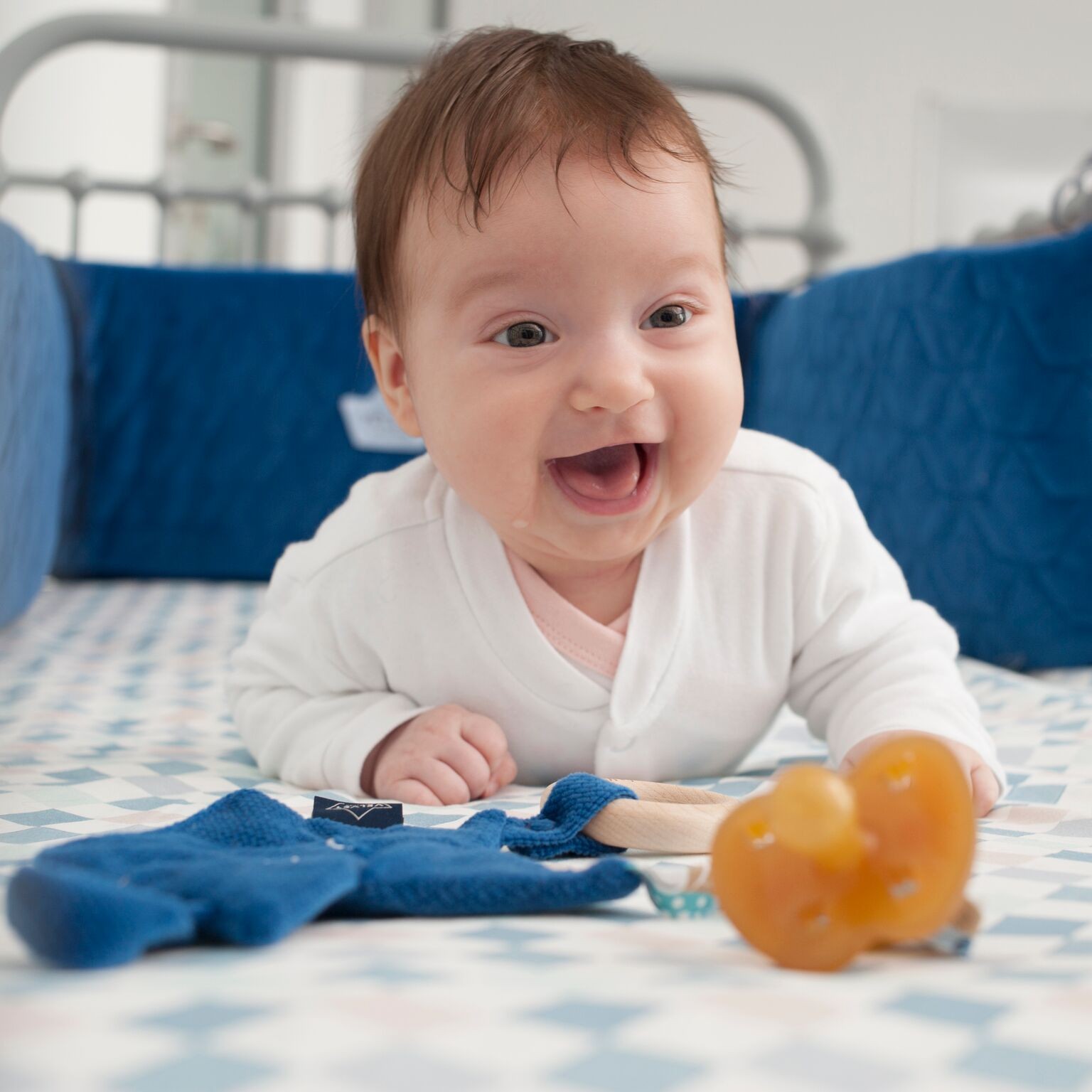 La Millou Zawieszka z gryzakiem Navy Monkey 0+