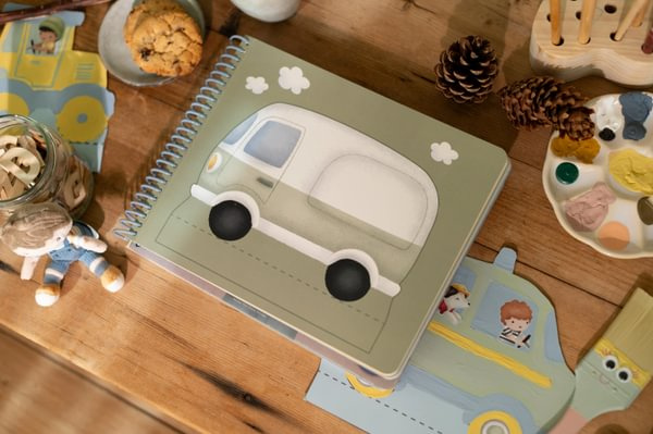 Little Dutch – Kreatywny zeszyt z nożyczkami Jim & Friends – zestaw artystyczny dla dzieci 3+